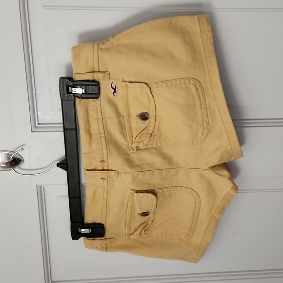HOLLISTER - So Cal Stretch Shorts, Light Yellow, Low Rise, Size 3 - Picture 4 of 5
